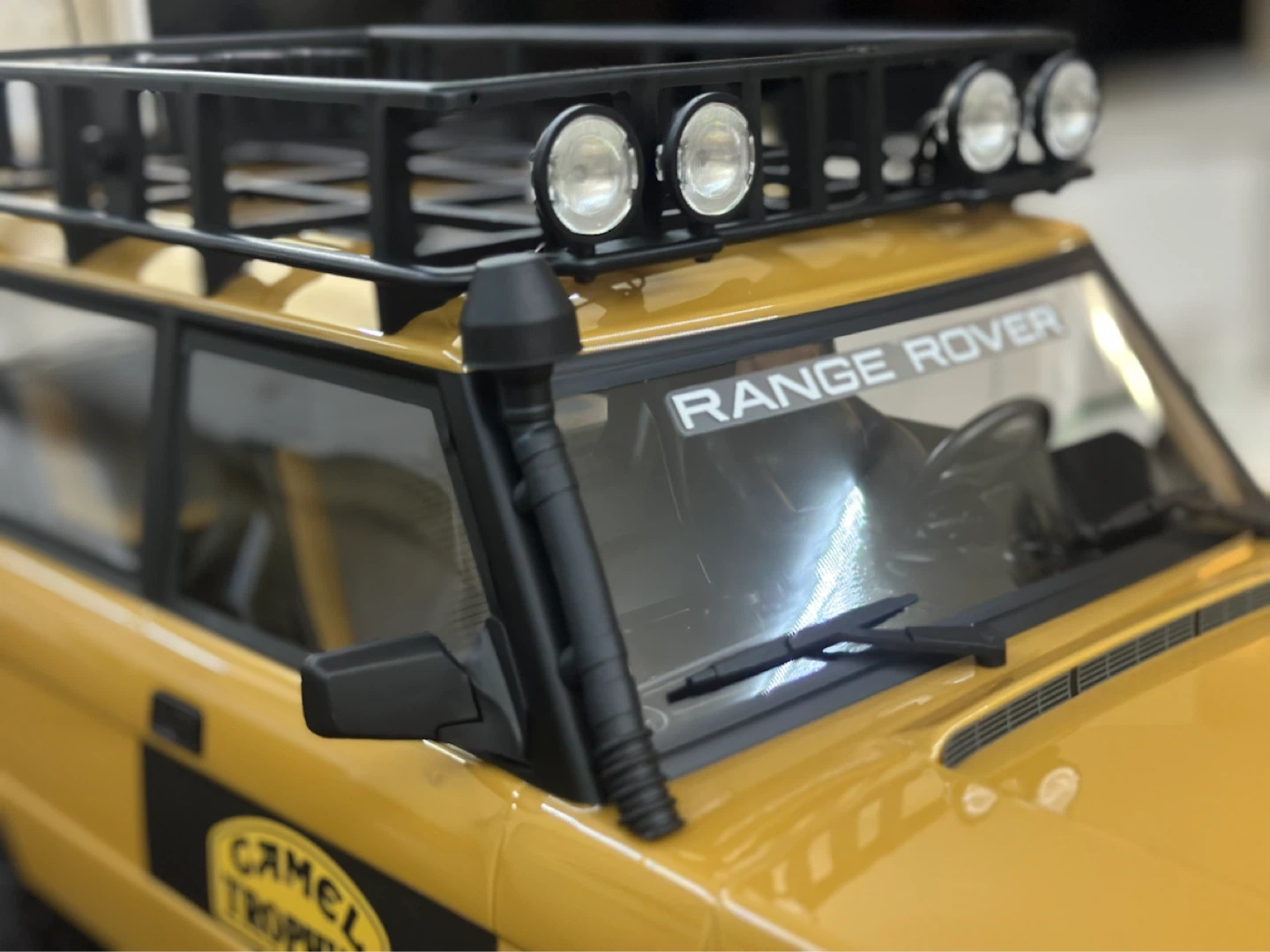 FMS 1:10 scale Range Rover Camel Trophy '81 RC Crawler Toy - photo 4