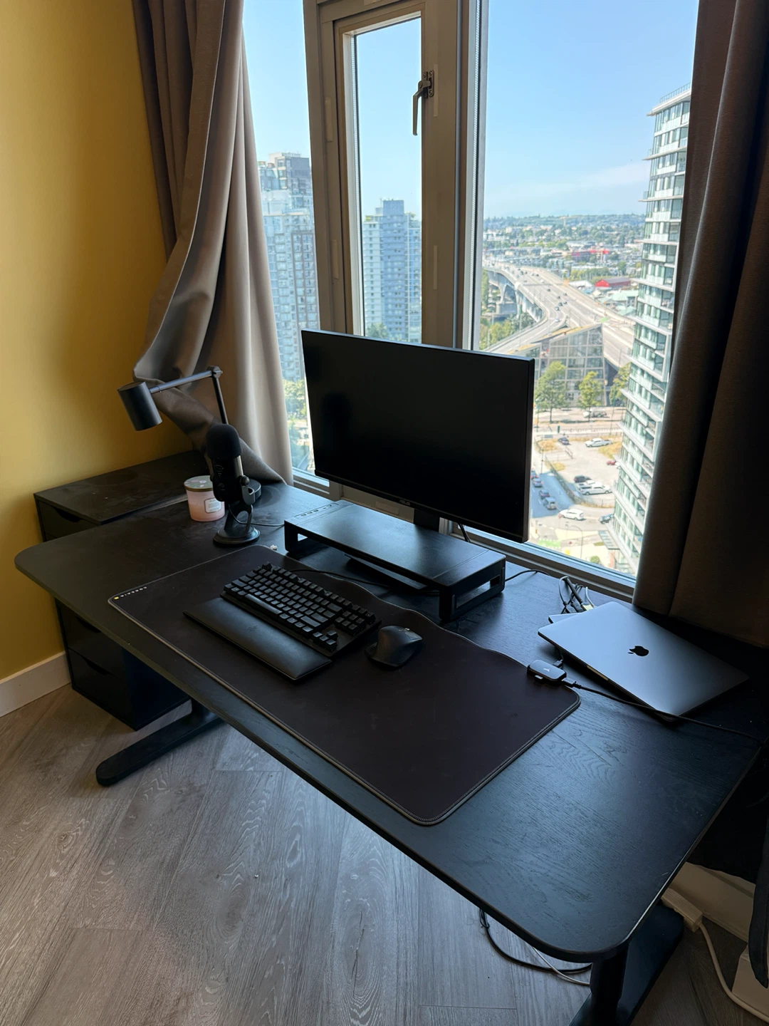 IKEA Standing Desk (Adjustable) – Black – 140×65 cm - photo 3