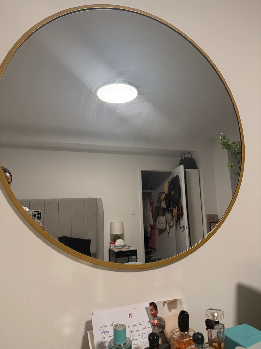 Round Mirror in Gold Frame - photo 3