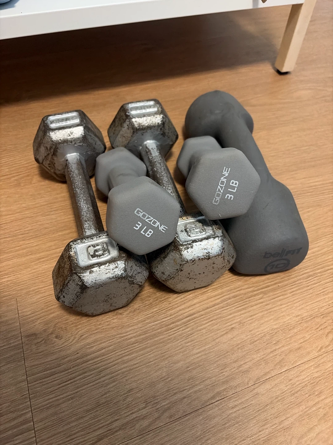 Set of dumbbells