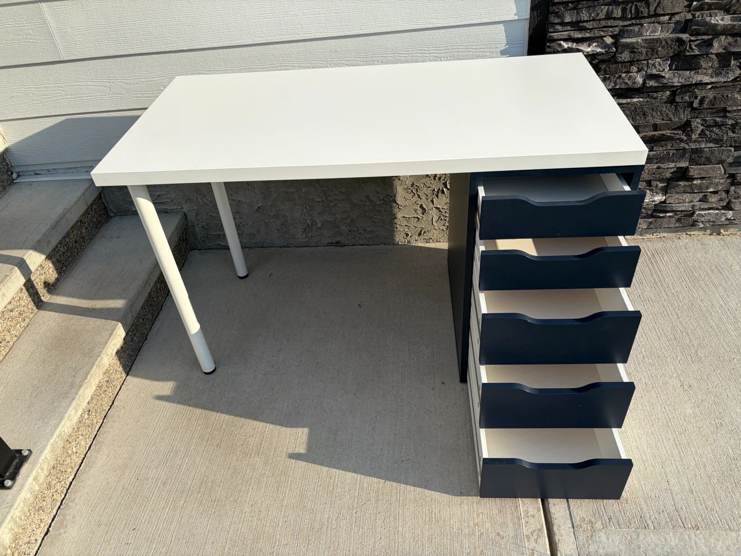 IKEA desk with MICKE drawers unit - photo 2