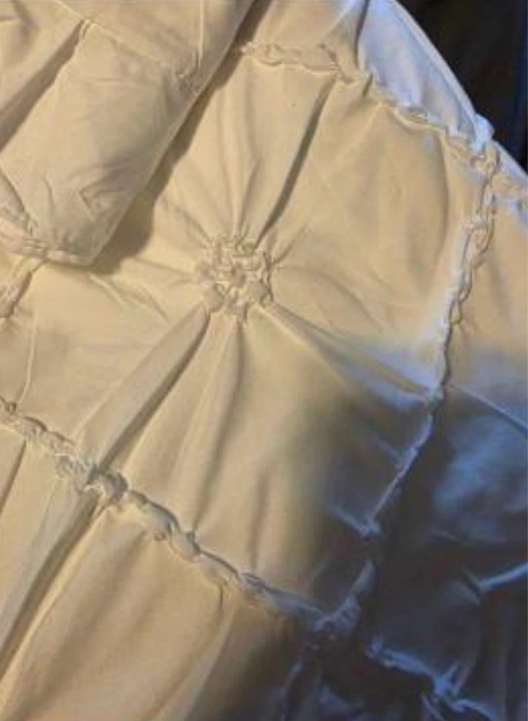 White Duvet Cover with Ruffle Edge