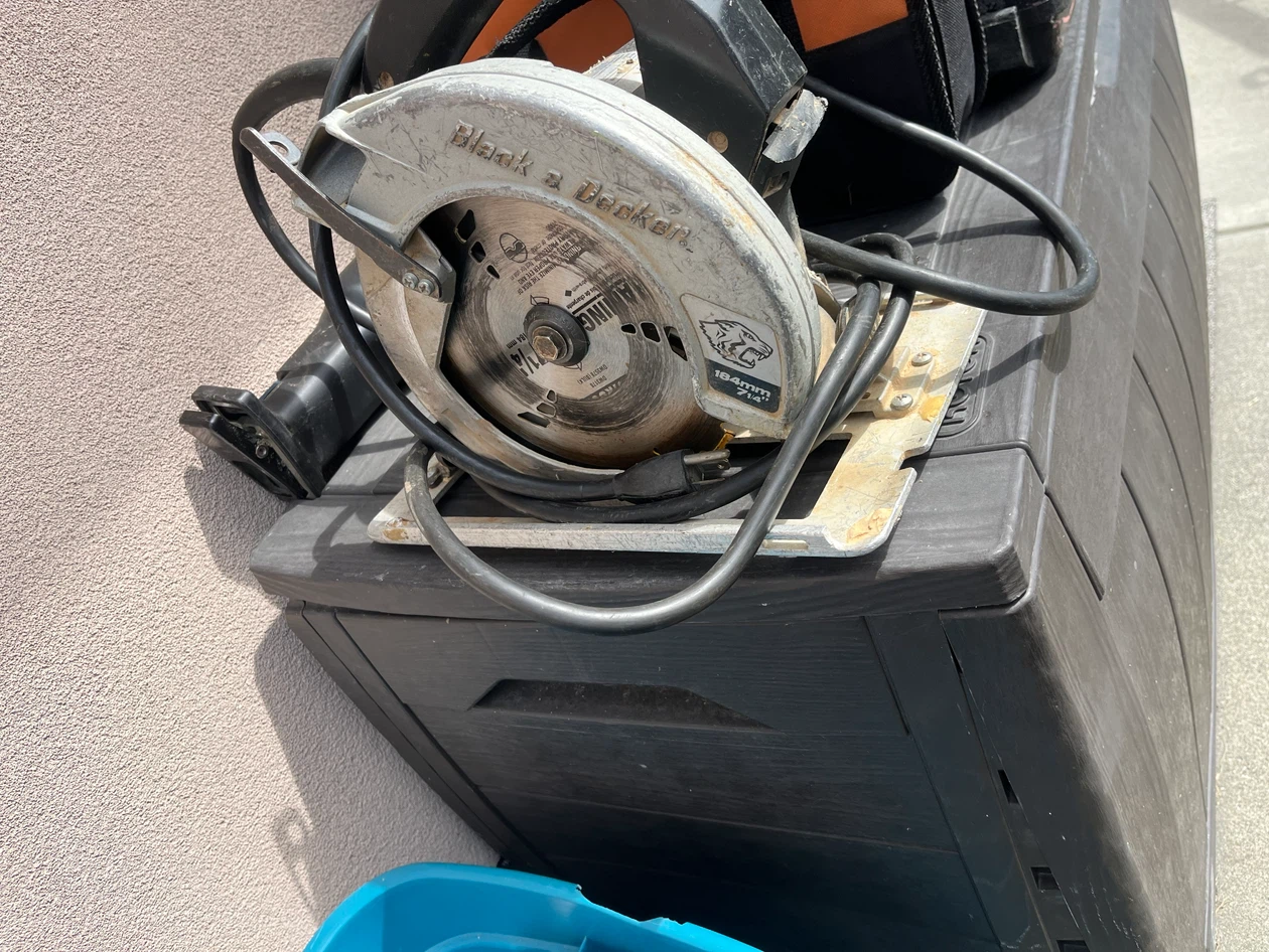 Various tools for sale (saws, sander, etc.)