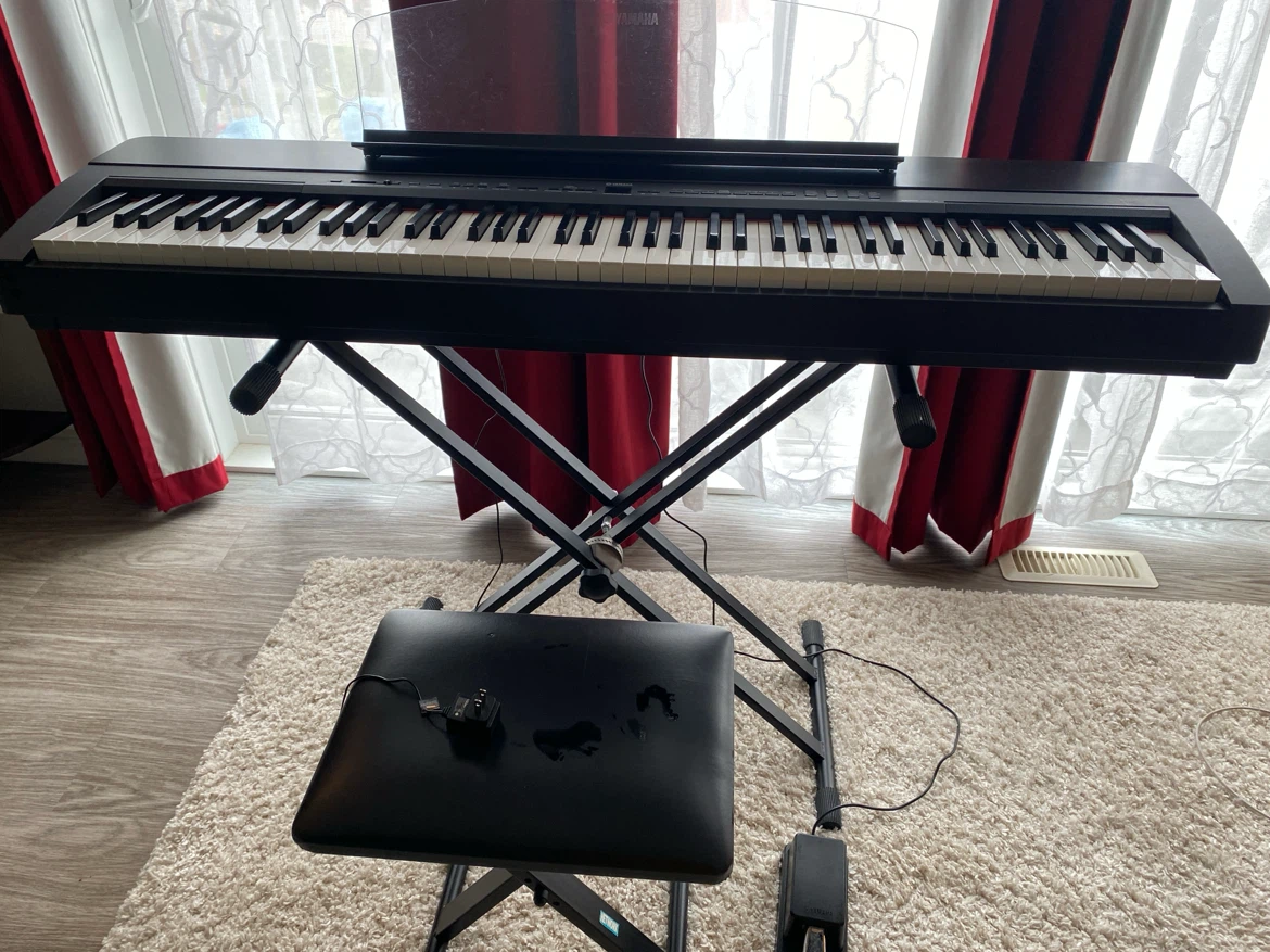 88 keys YAMAHA ELECTRONIC KEYBOARD PIANO P-140
