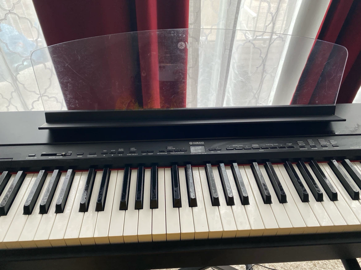 88 keys YAMAHA ELECTRONIC KEYBOARD PIANO P-140 - photo 3