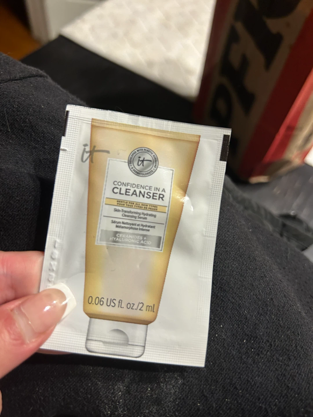 IT Cosmetics Confidence in a Cleanser Sample #freecycle