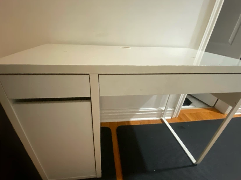 IKEA Micke White Desk - photo 2