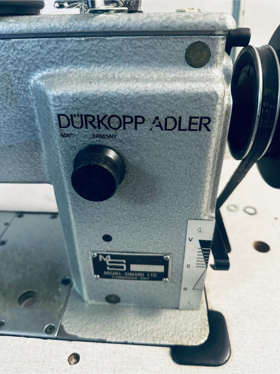 Dürkopp Adler Industrial Sewing Machine - photo 3