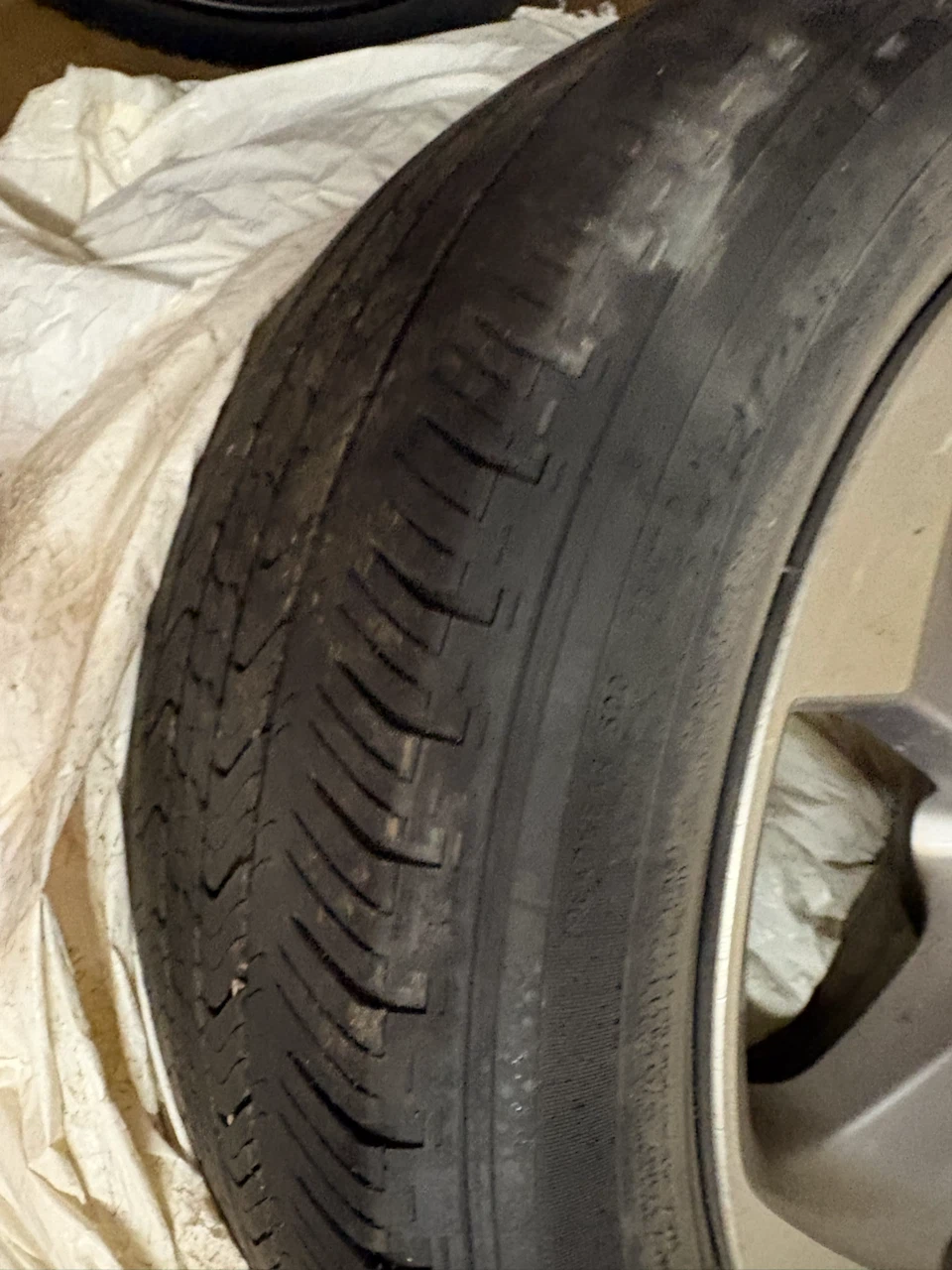 Honda OEM 17-inch alloy rims, Four Michelin Tires