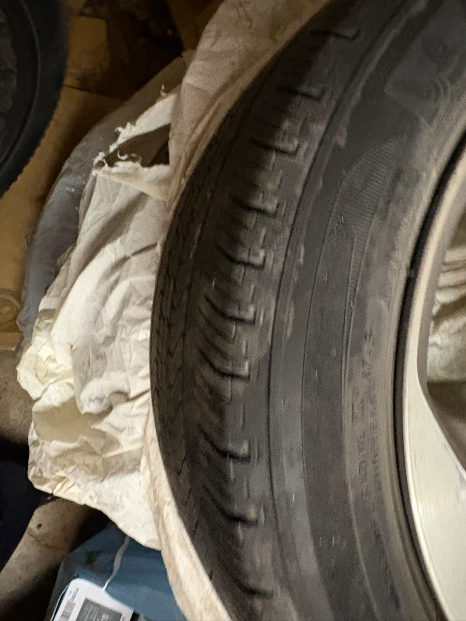 Honda OEM 17-inch alloy rims, Four Michelin Tires - photo 2