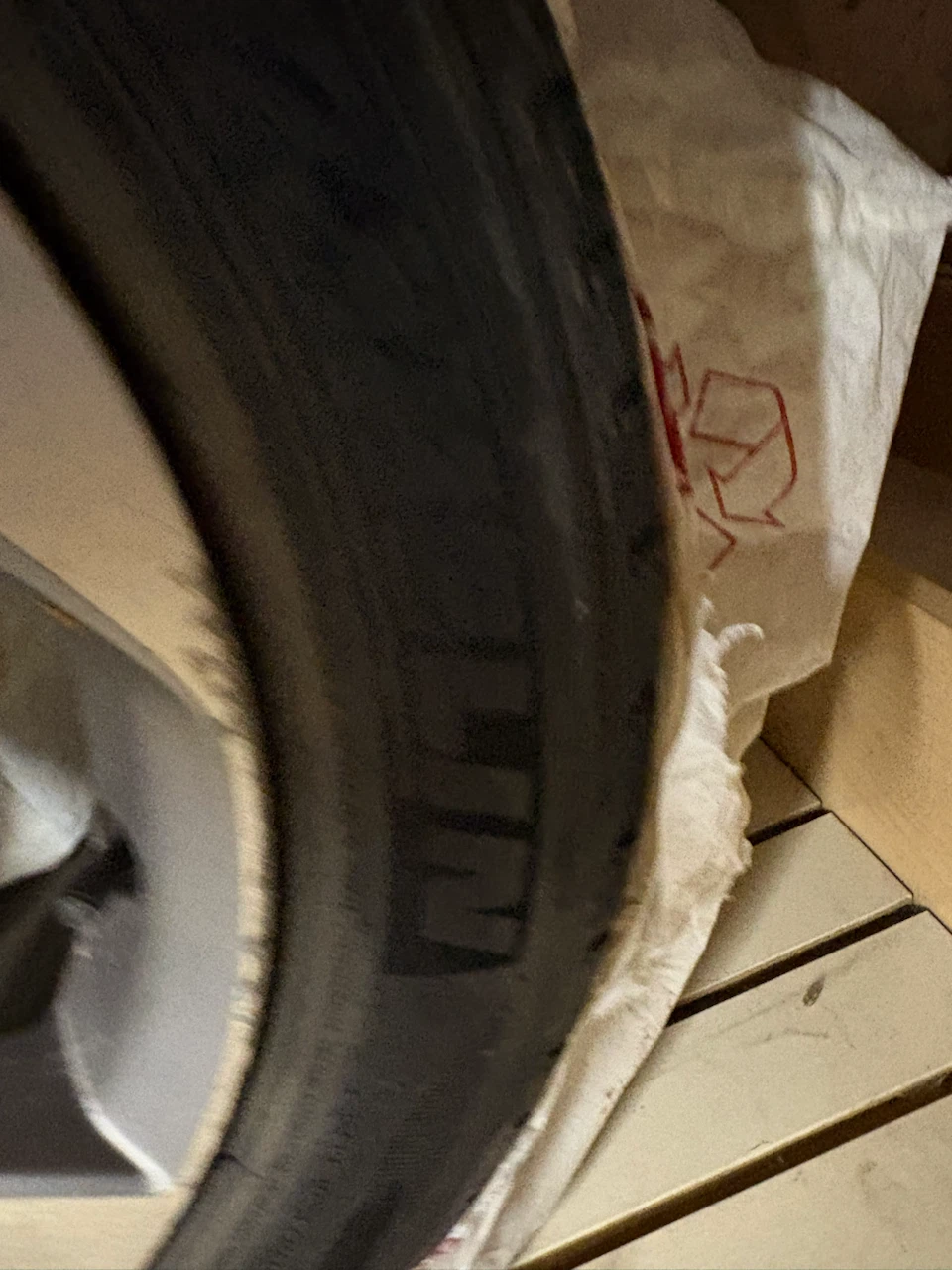 Honda OEM 17-inch alloy rims, Four Michelin Tires - photo 3
