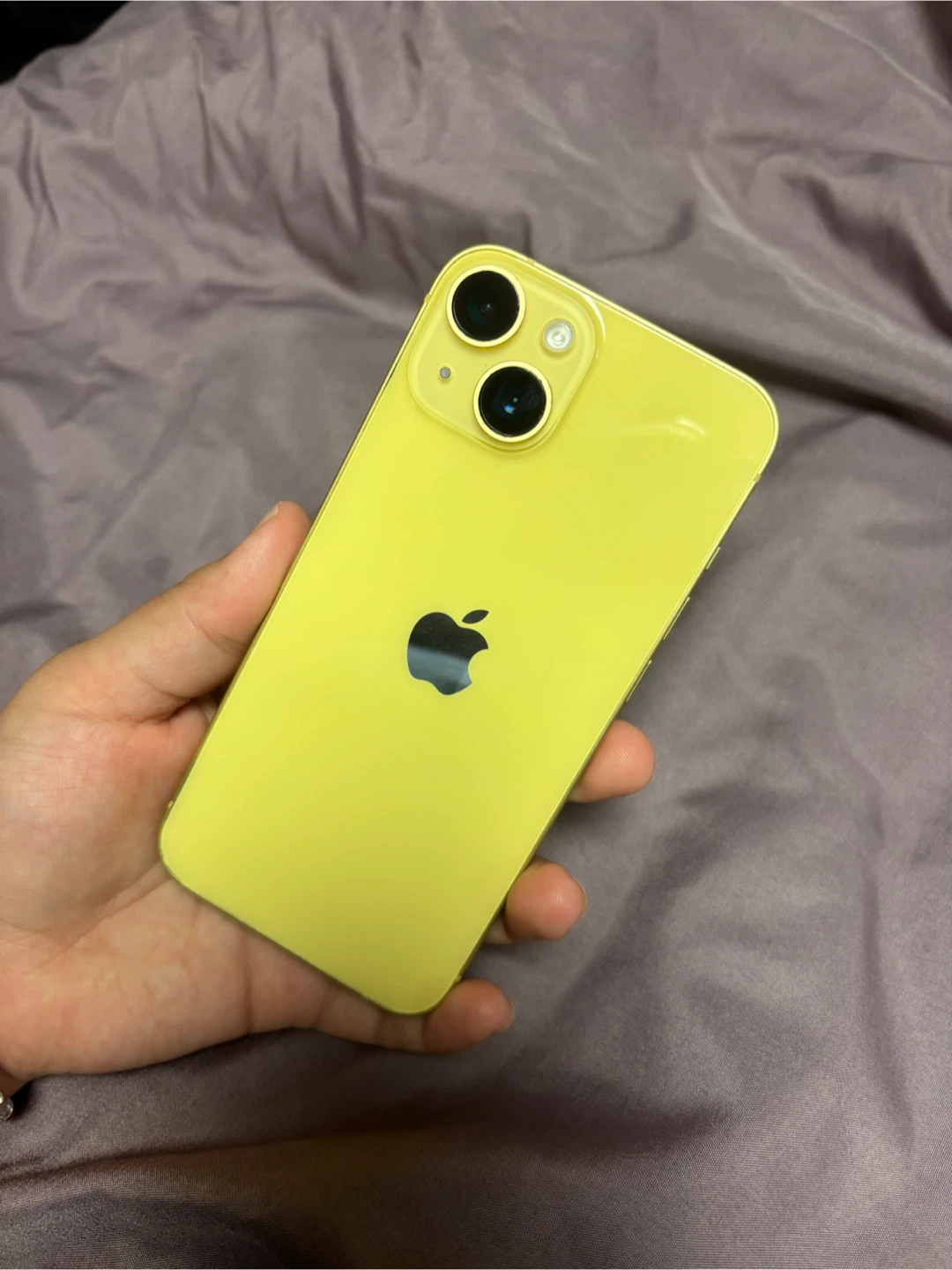 Apple iPhone 14 - Yellow