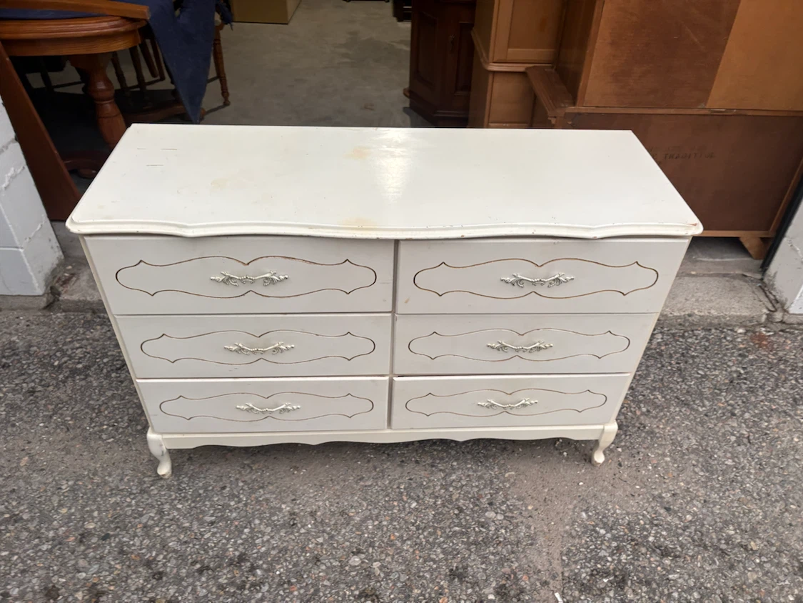 Free delivery used Cream French Provincial 6-Drawer Dresser - photo 5