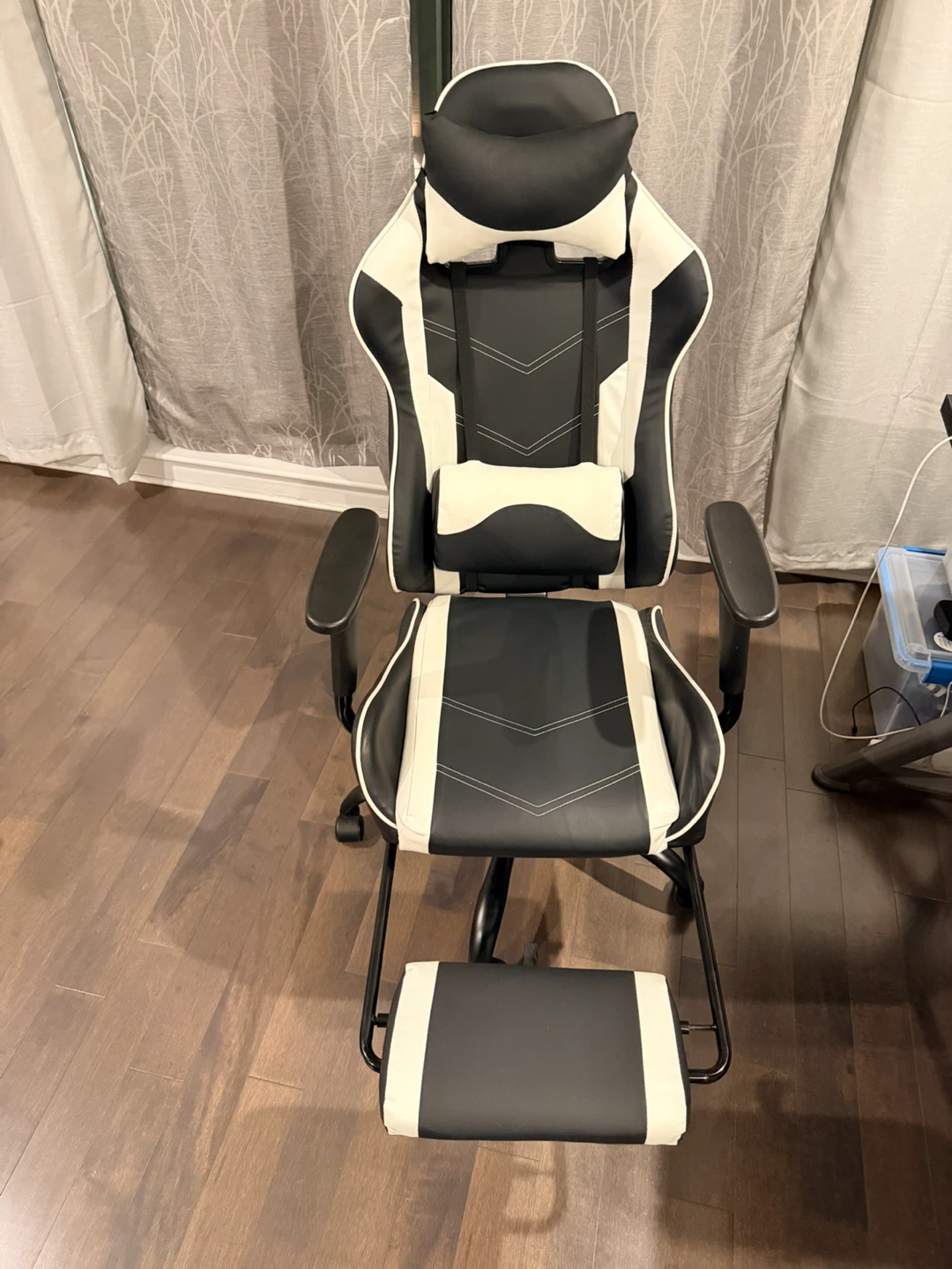 Black and White Gaming Chair with Footrest - photo 2