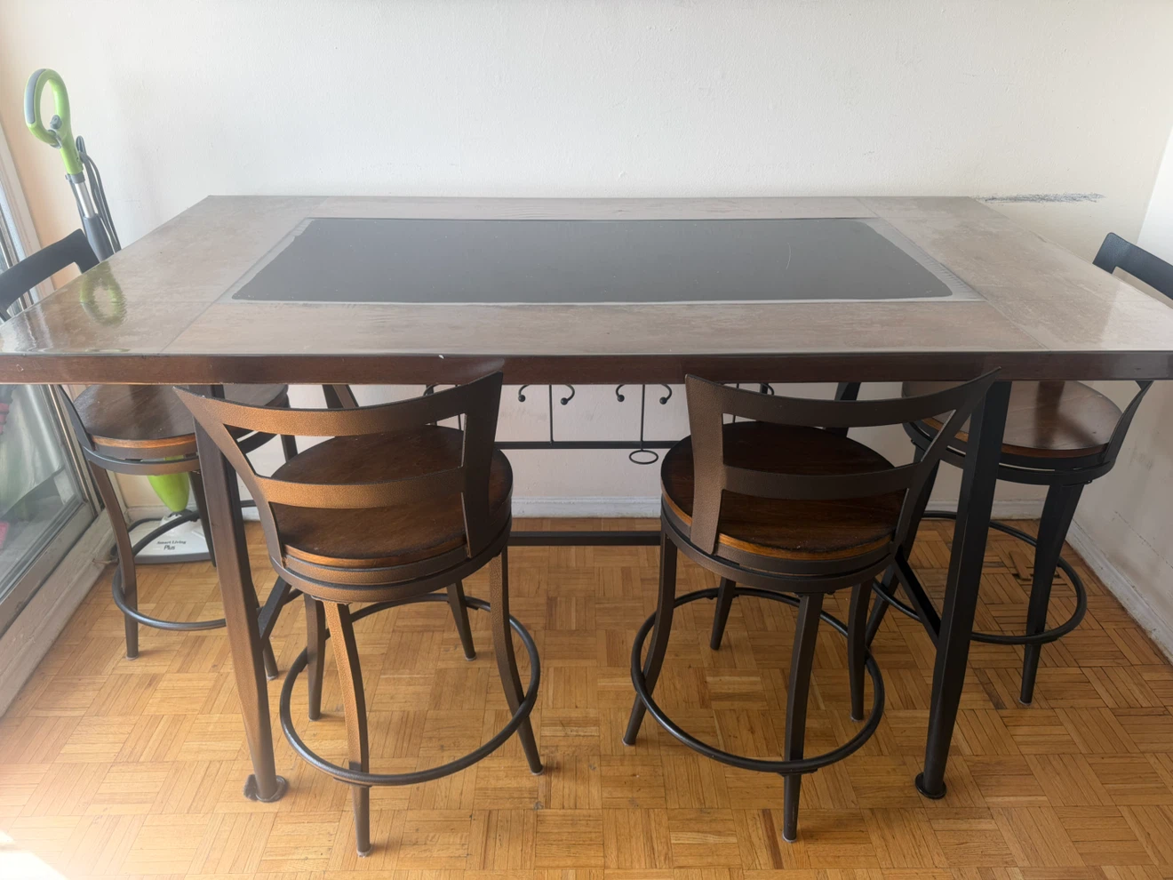 Bar Height Table with 4 Stools - photo 3