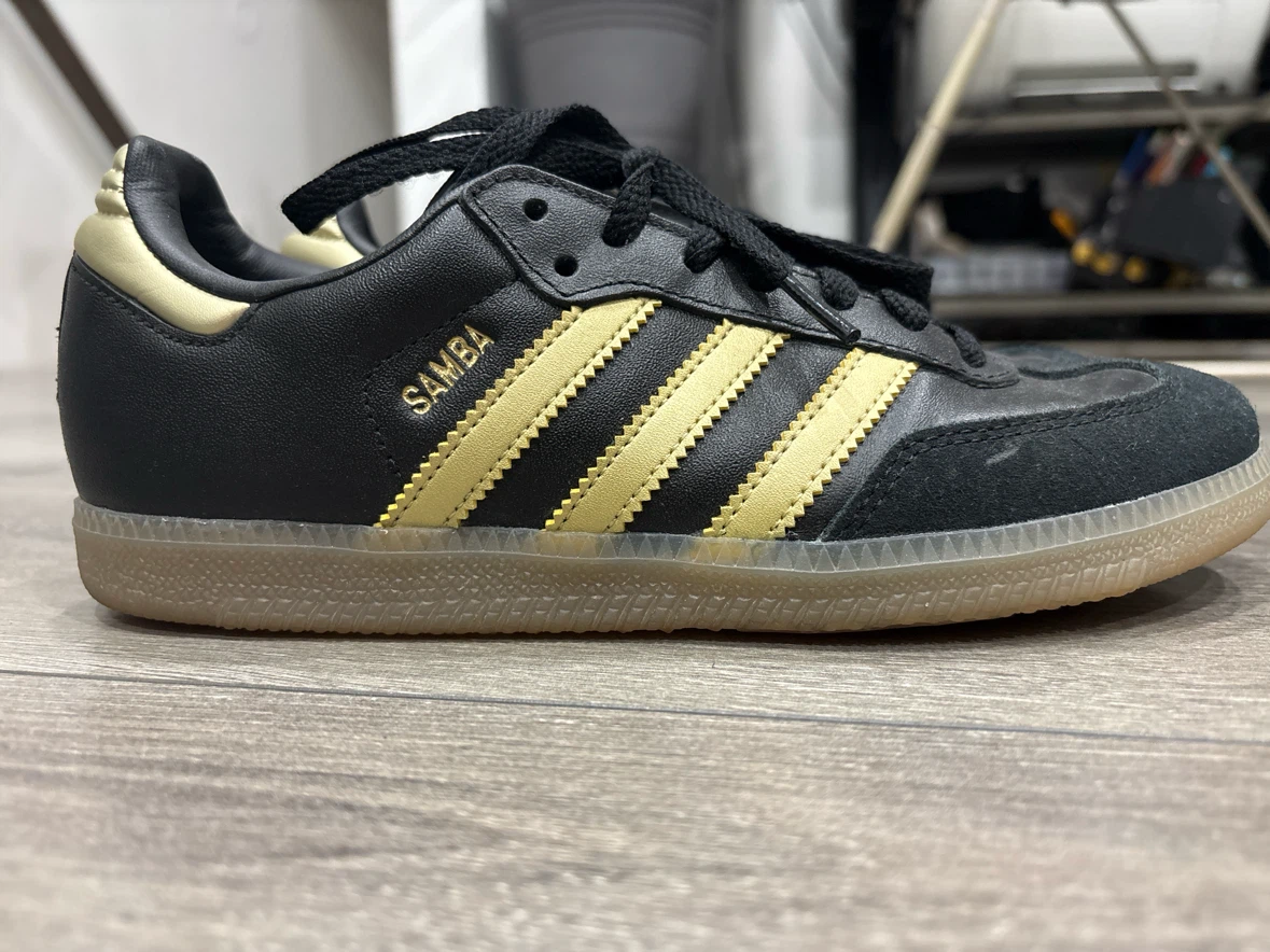 Adidas black and gold sambas size 5 - photo 3