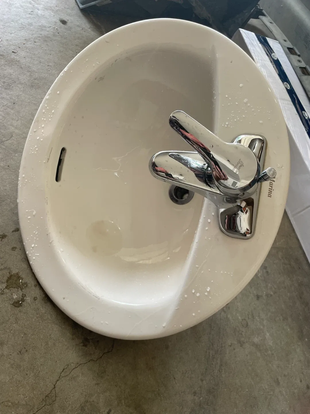 American Standard Sink with Faucet - photo 2