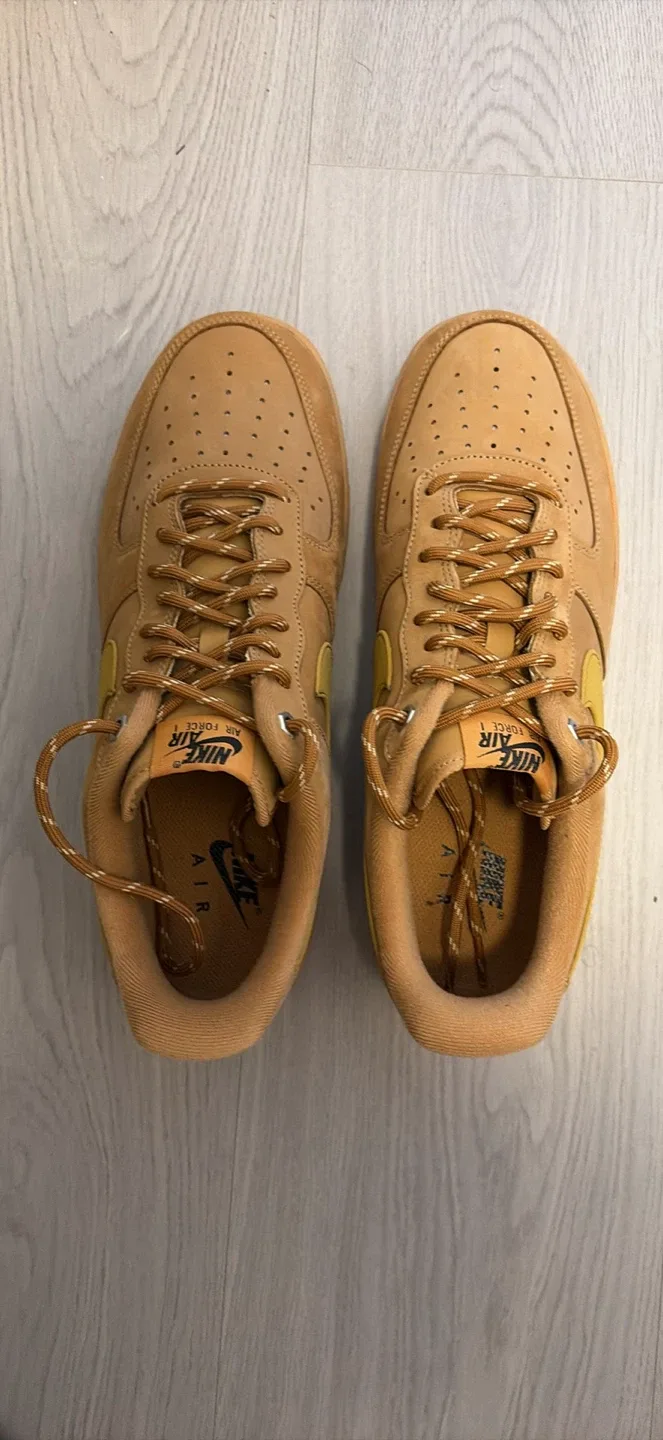 NIKE AIR FORCE 1 BRAND NEW