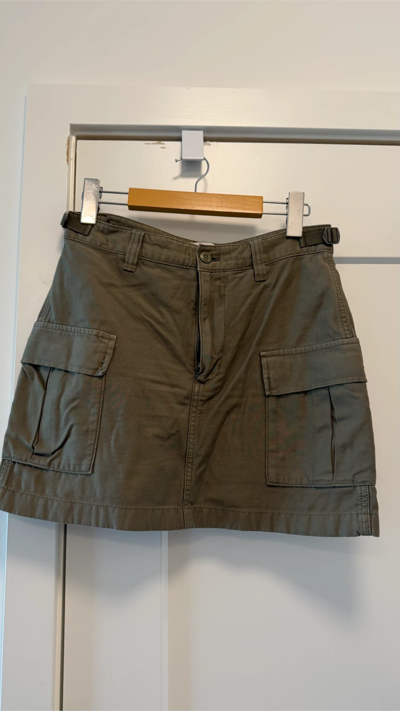 TNA Surplus Cargo Mini Skirt - Olive Green
