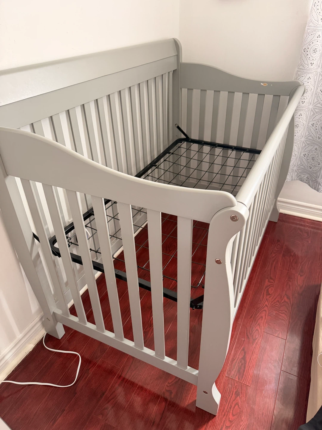 Grey convertible crib - photo 2