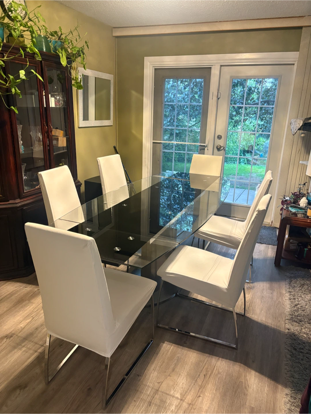 Modern Glass Dining Table with 6 chairs -extendable