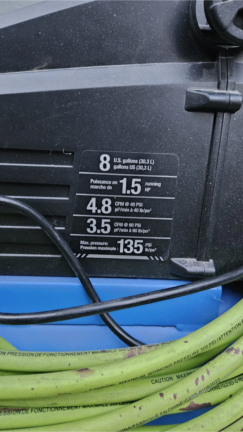 8 Gallon Mastercraft Air Compressor - photo 3