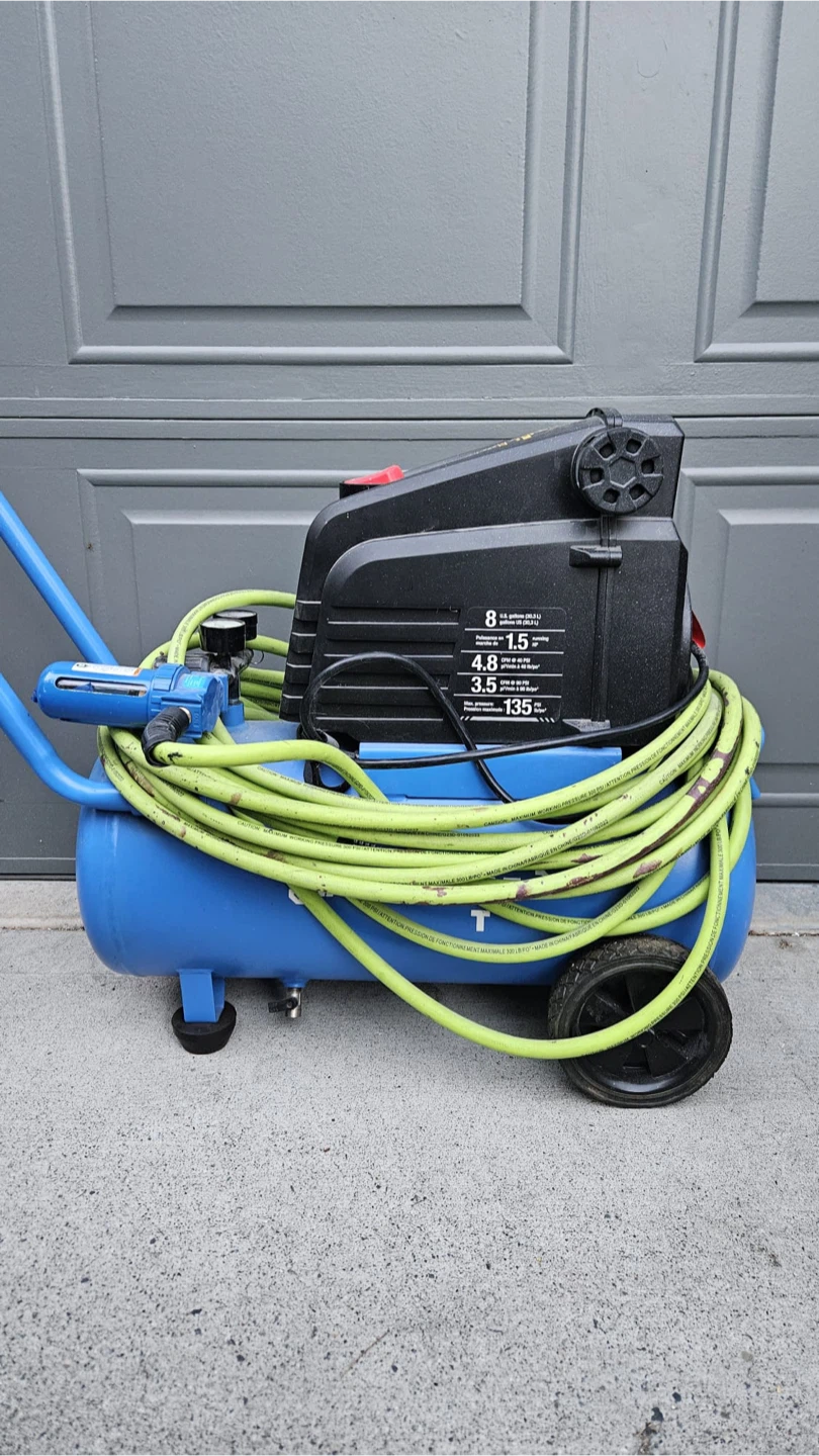 8 Gallon Mastercraft Air Compressor