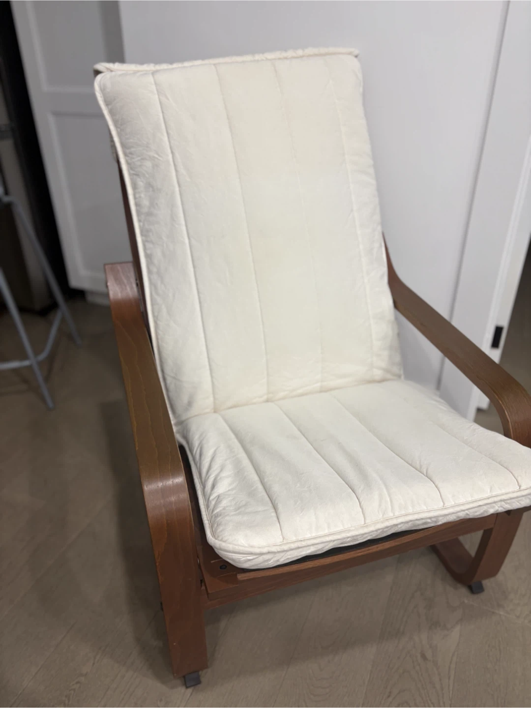 IkeCream Armchair with Wooden Frame - photo 3