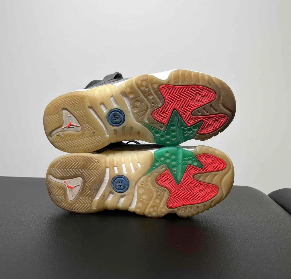 Jordan Two Trey size 7y - photo 5