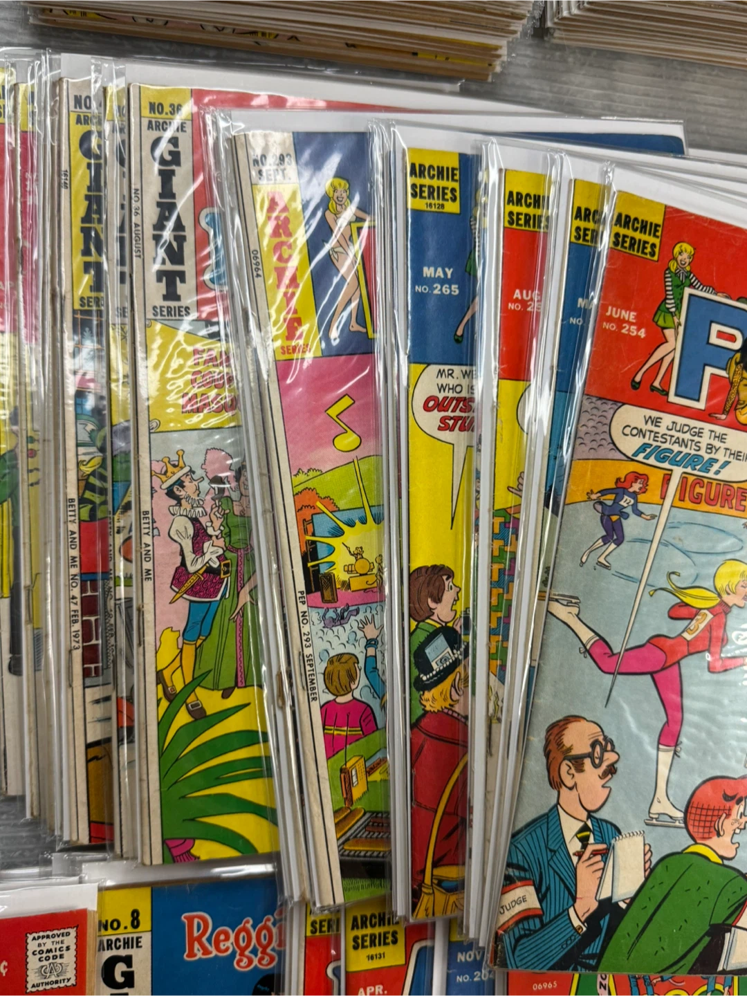 vintage ARCHIE COMICS 1967to1974 LOT/127 Betty & Veronica PEP - photo 3
