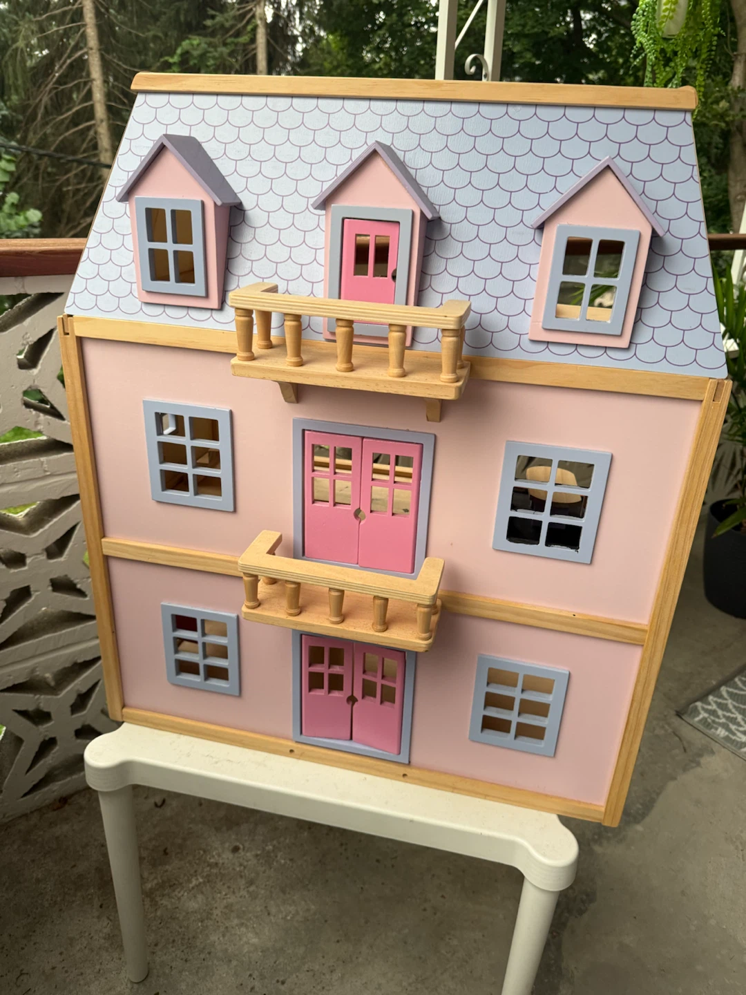 Wooden Dollhouse with Pink Accents - photo 2