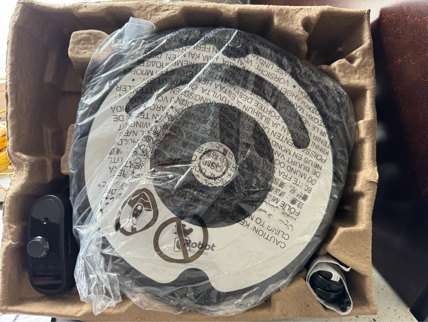 Brand new iRobot Vacuum - photo 3