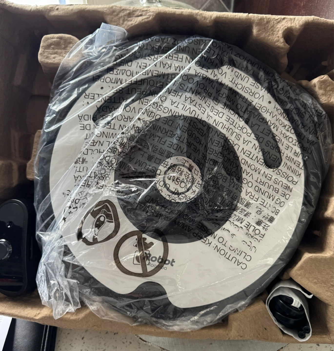 Brand new iRobot Vacuum - photo 2