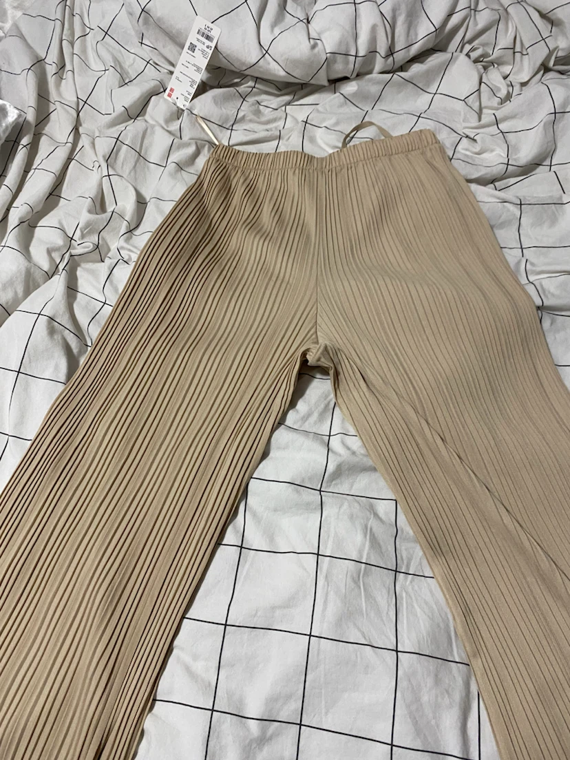 Uniqlo Women's Pleated Straight Pants - Beige - Small - photo 3