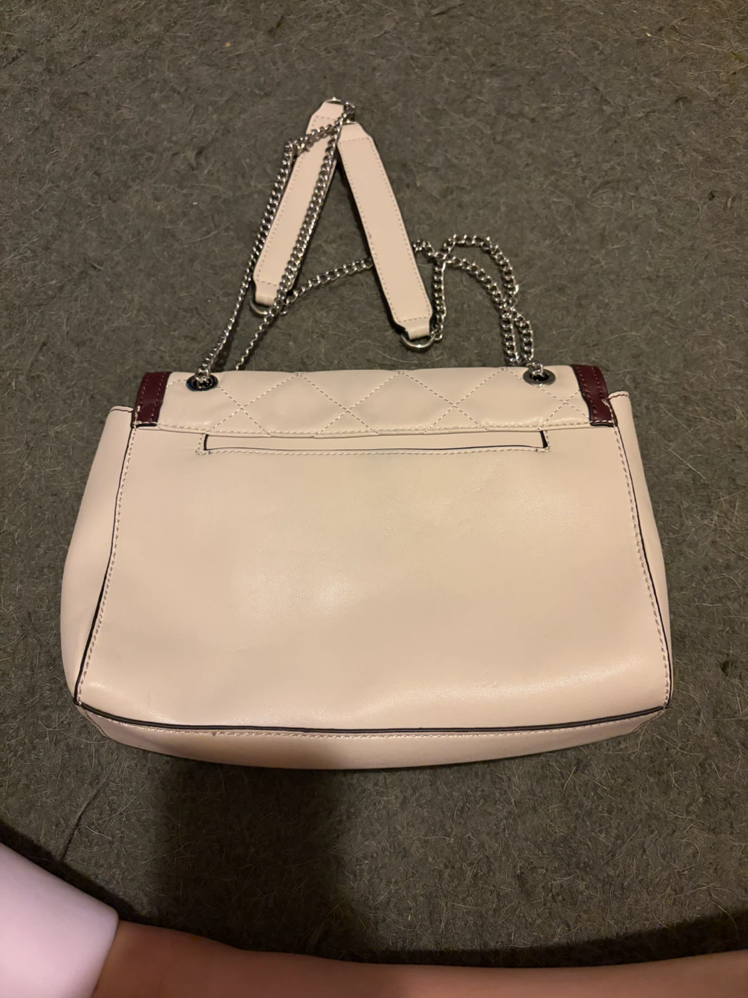 Guess Quilted Flap Handbag - photo 2