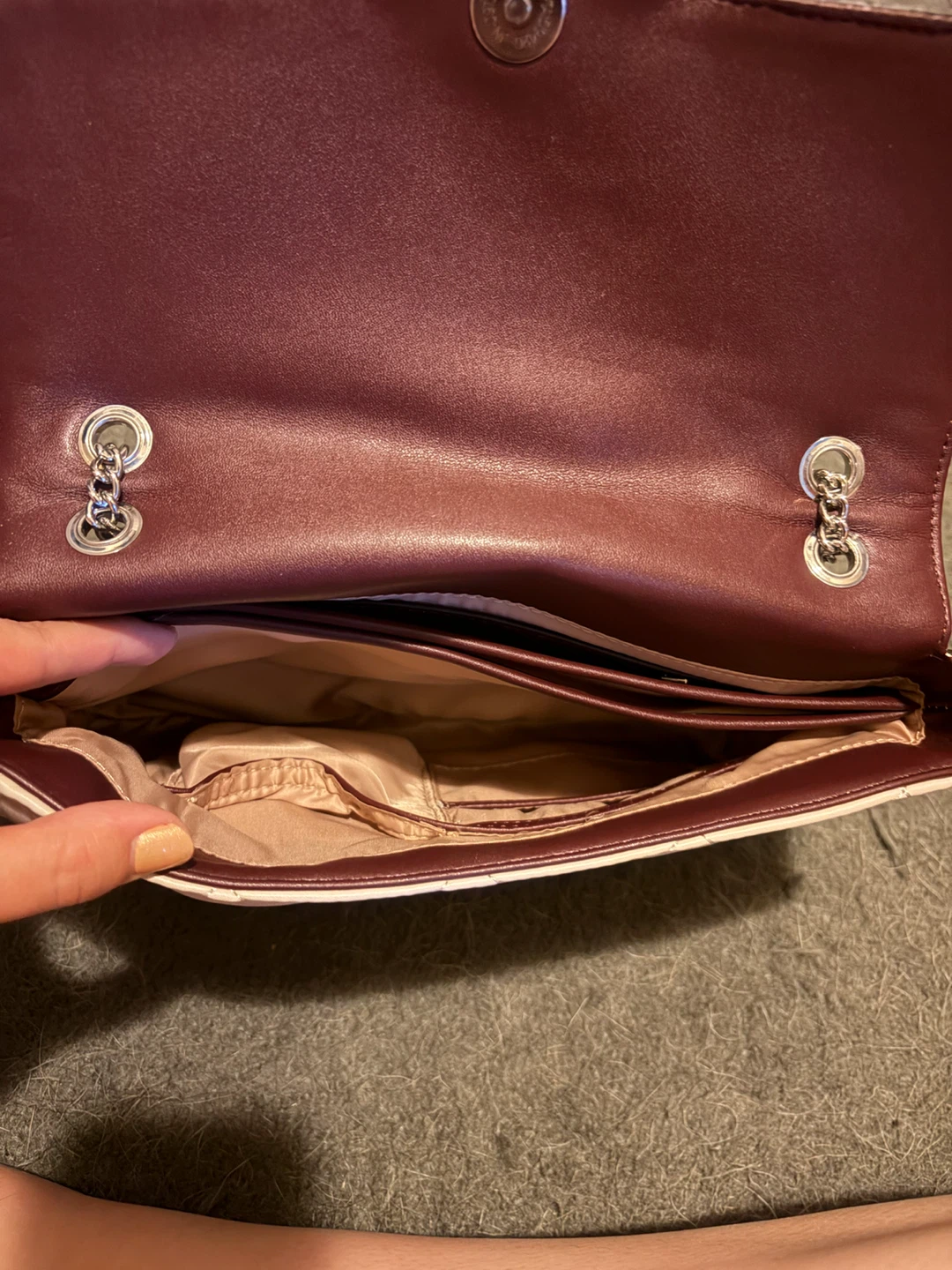 Guess Quilted Flap Handbag - photo 4