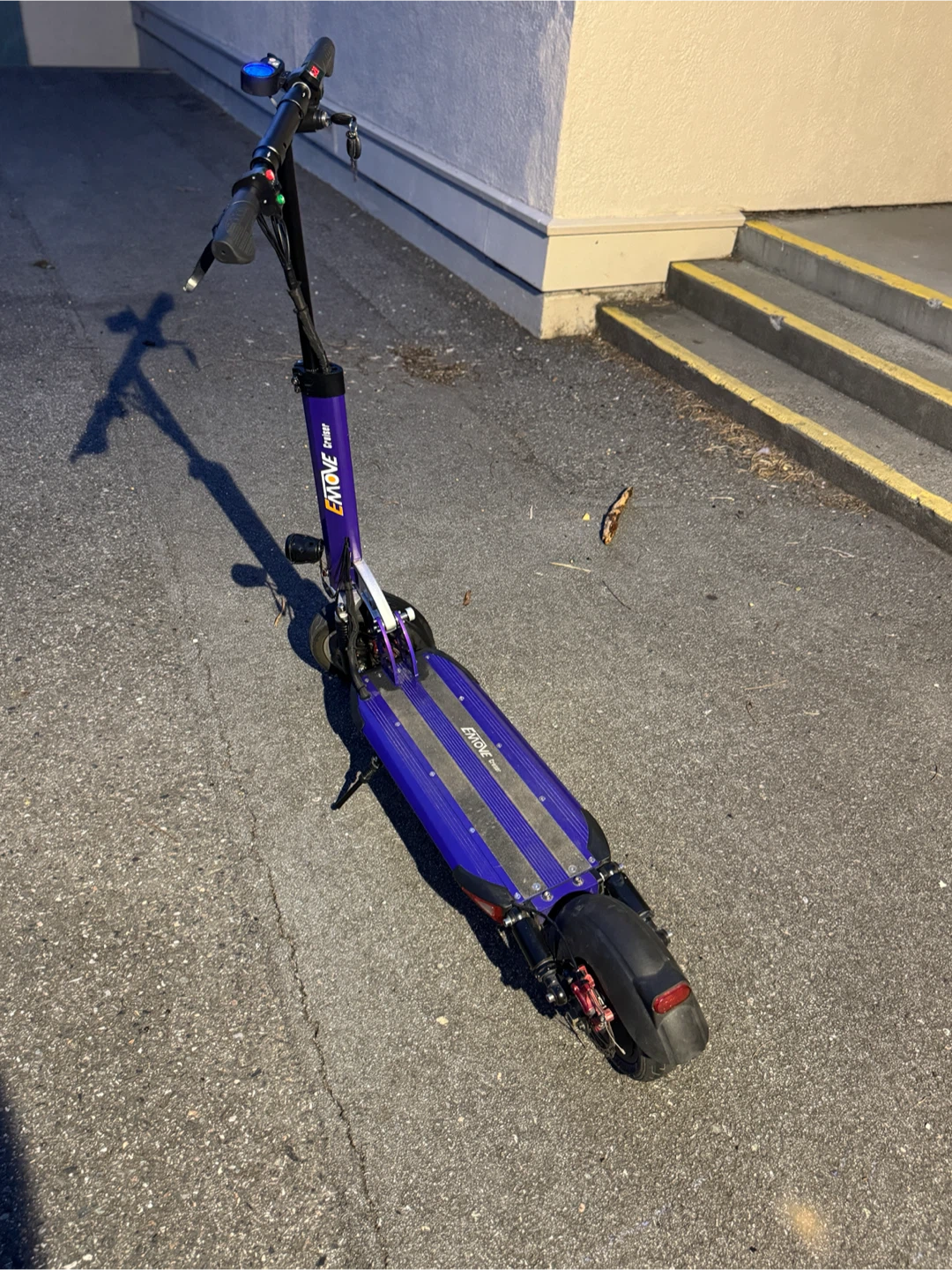EMOVE Cruiser Electric Scooter