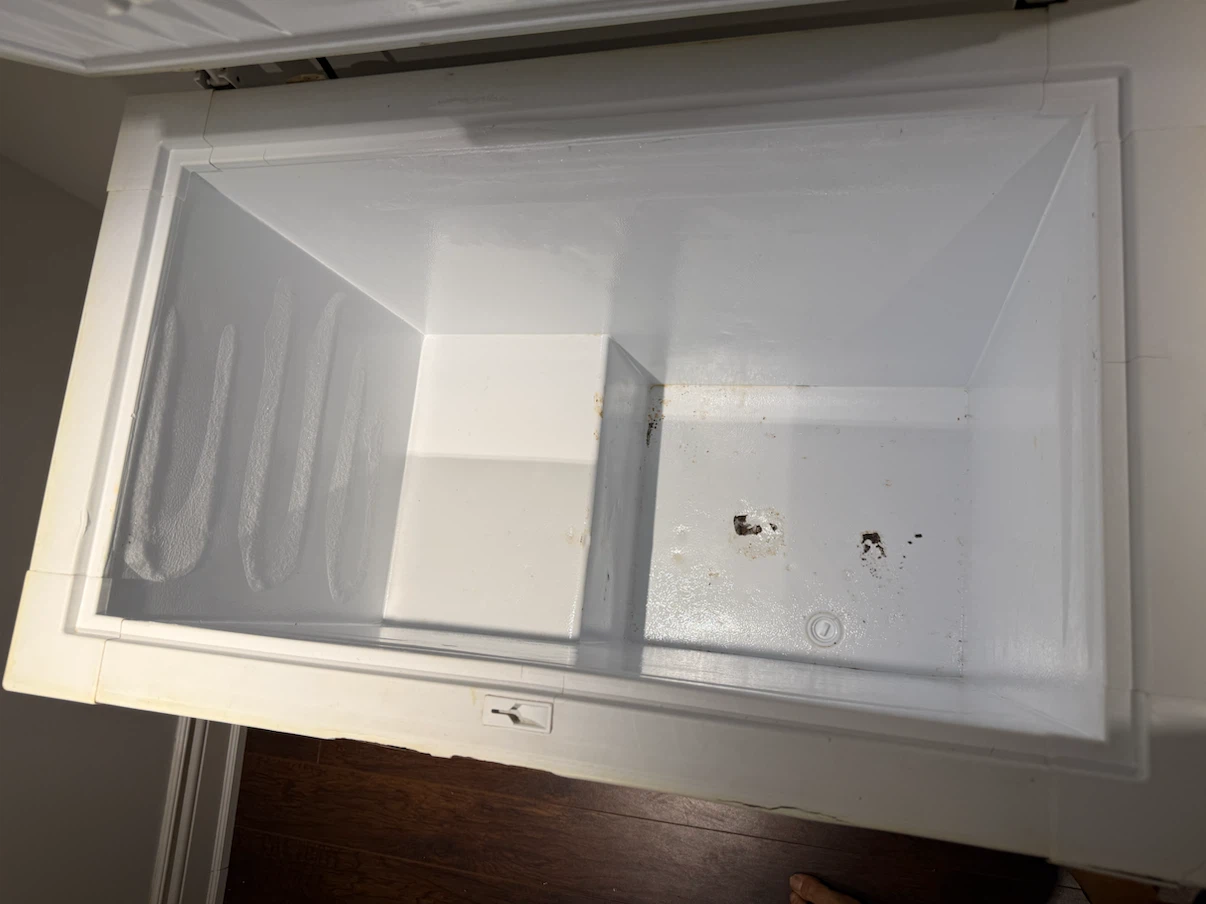 White Chest Freezer - photo 2