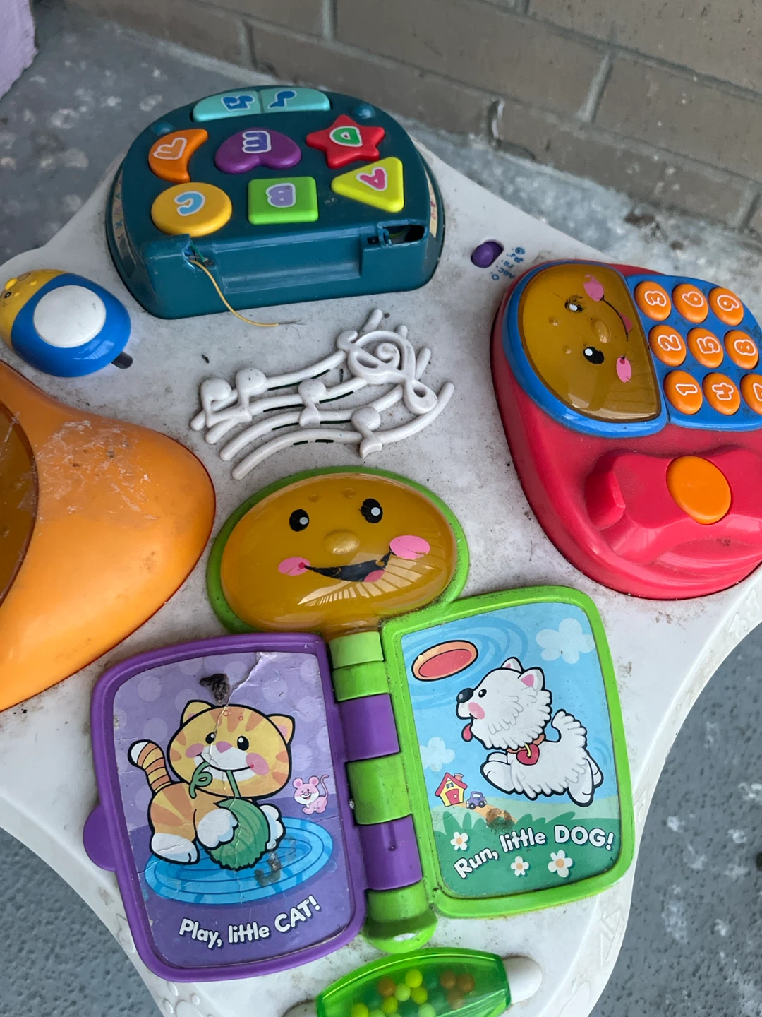 Fisher-Price Laugh & Learn Activity Table - photo 3