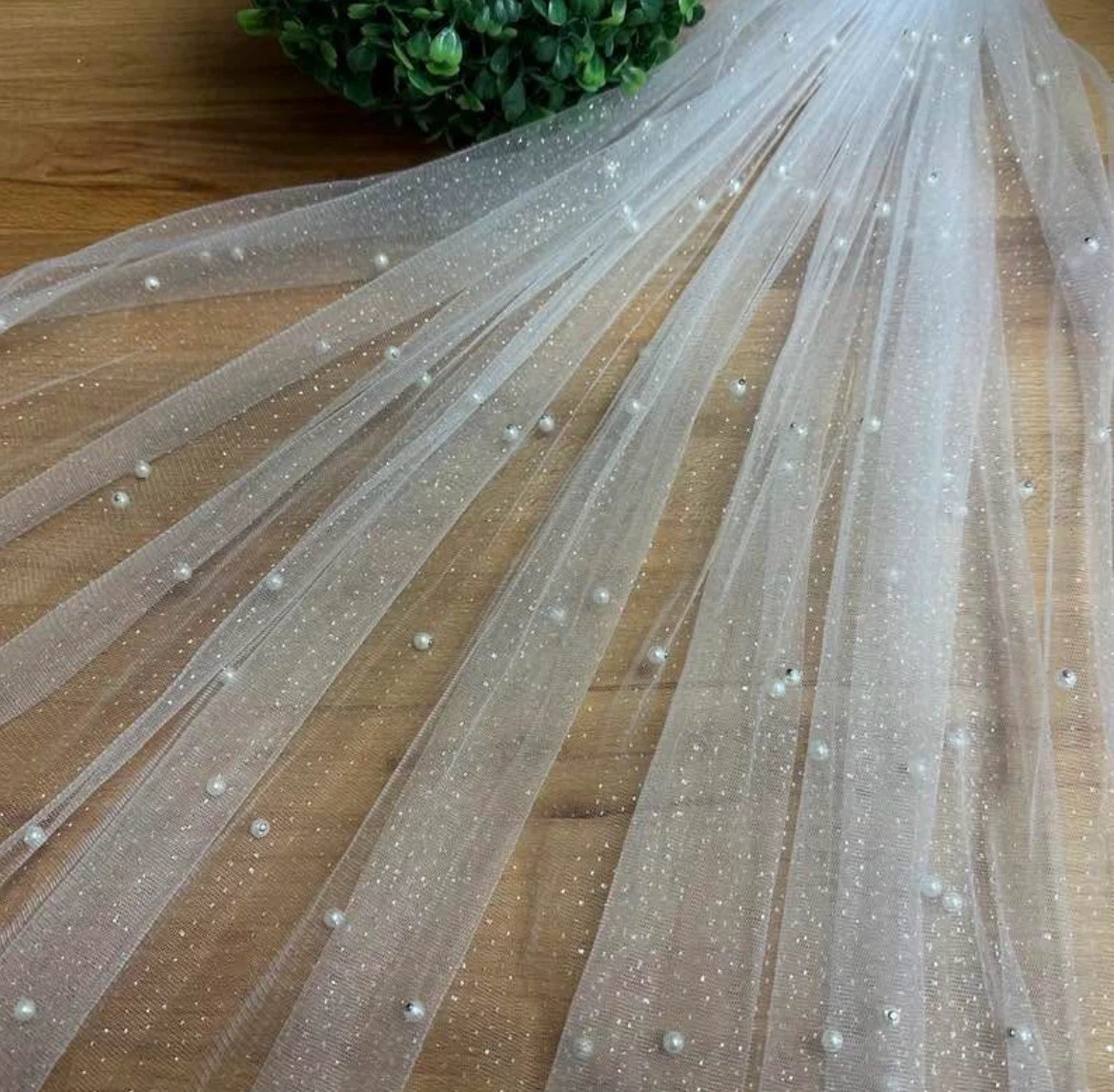 Brand New Pearl and Glitter Wedding Veil - photo 3