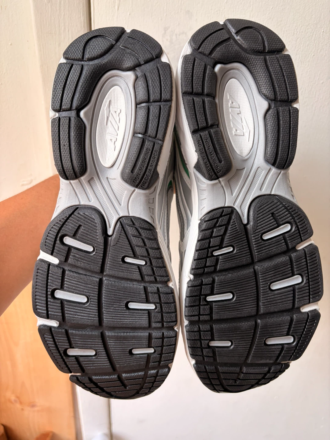 New Avia shoes size 9 - photo 4