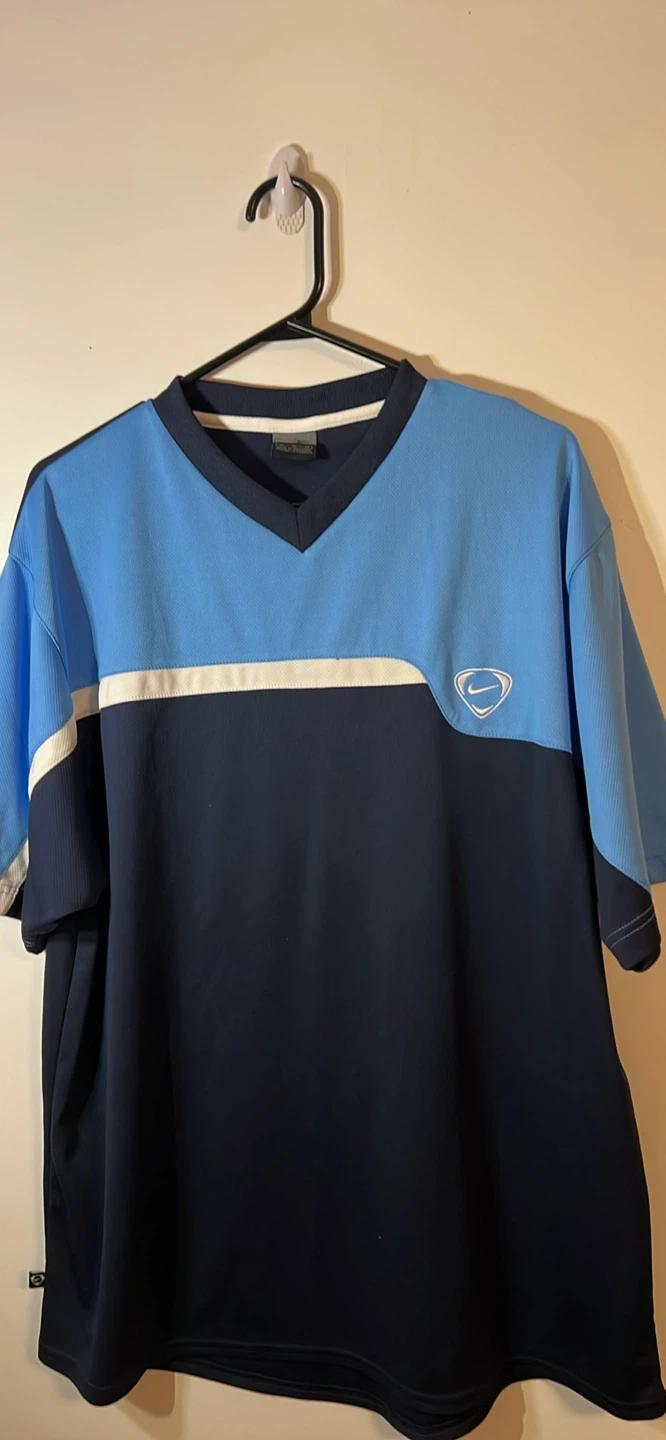 Vintage 90 Total Nike Dri-FIT Men's V-Neck T-Shirt XL