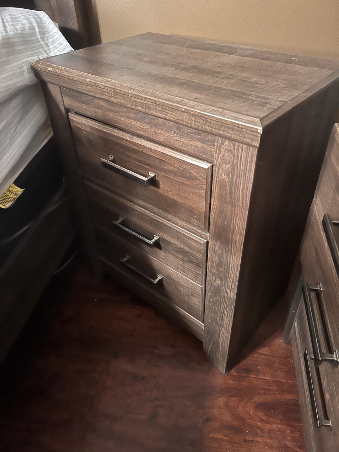2 Dark Wood Nightstand with 3 Drawers - photo 3