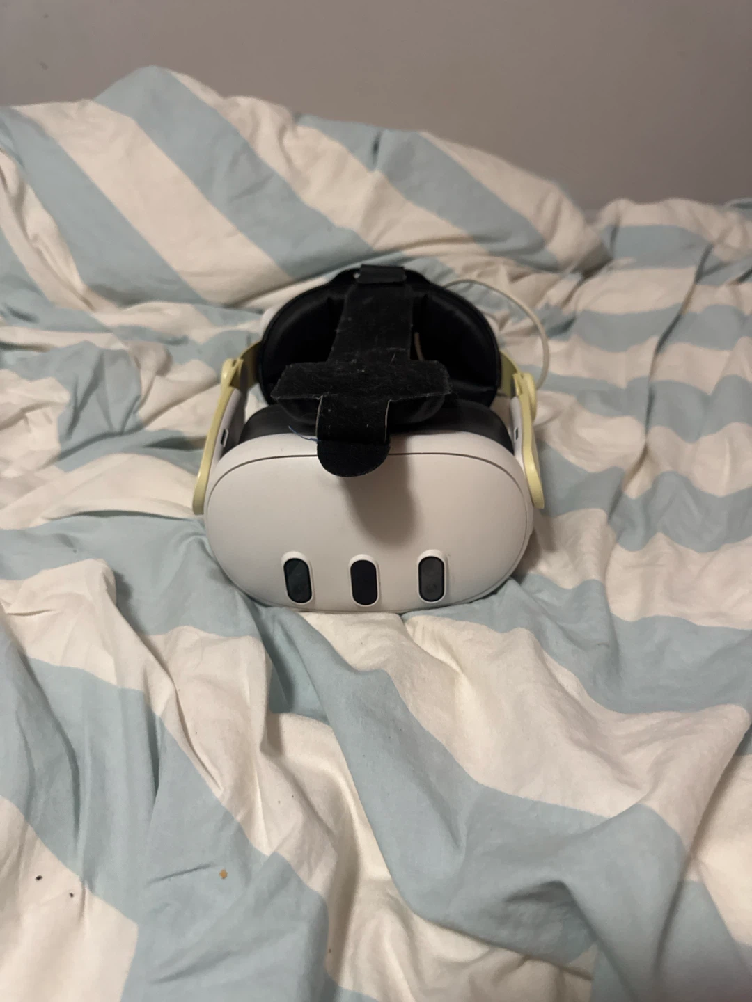 Meta Quest 2 VR Headset