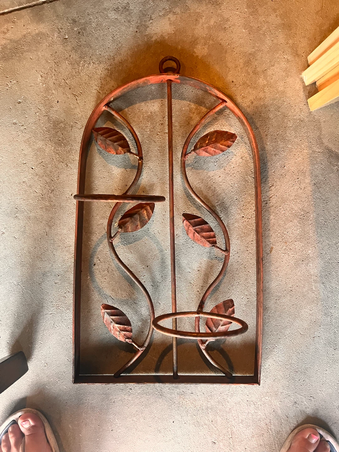 Metal Wall Hanging Plant Holder with Leaf Design