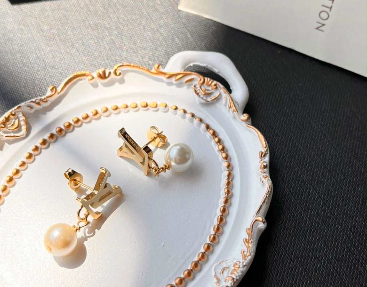 Louis Vuitton LV Pearl Drop Earrings - photo 2
