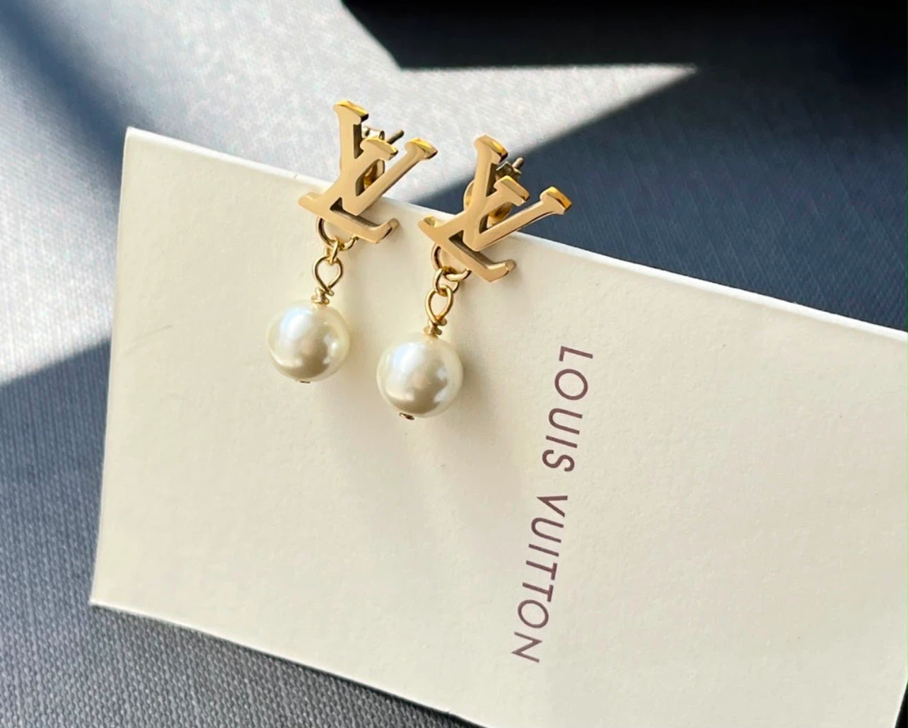 Louis Vuitton LV Pearl Drop Earrings - photo 3