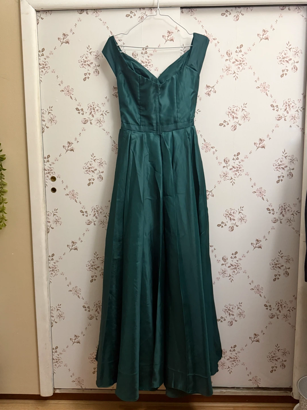 Emerald Green Formal Gown - photo 2