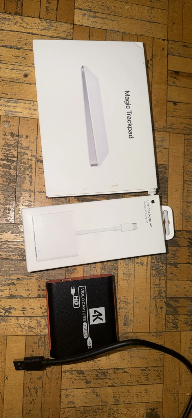 Apple Magic Trackpad & USB-C Multiport Adapter, 4K VCD