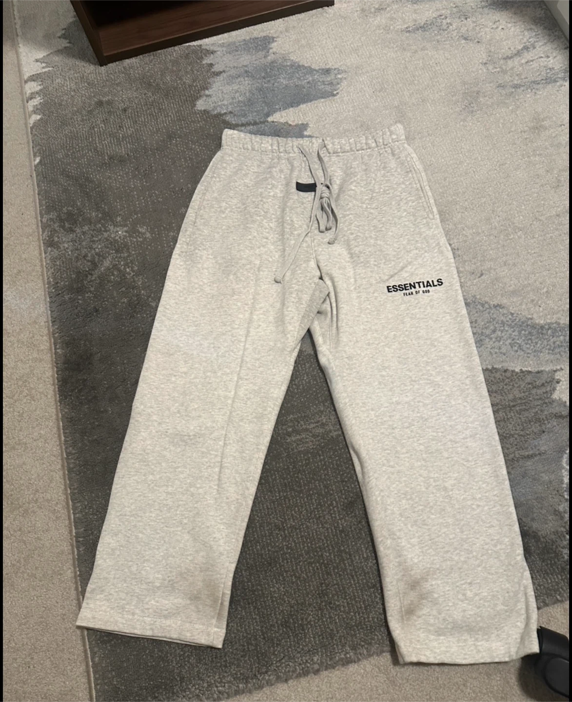 Essential sweats Uncuffed